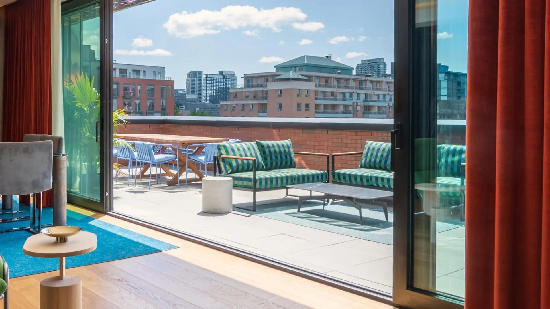 The Drake Hotel Toronto 4*,  Canada